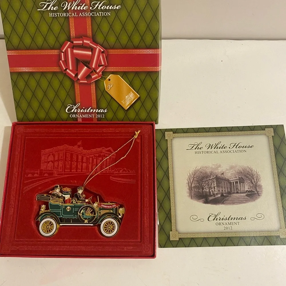 The White House Historical Assn.Christmas Ornament 2012 - Green and Red (F)